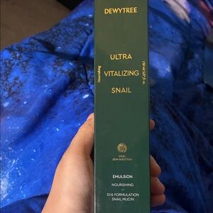 Dewytree Ultra Vitalizing Snail Emulsion